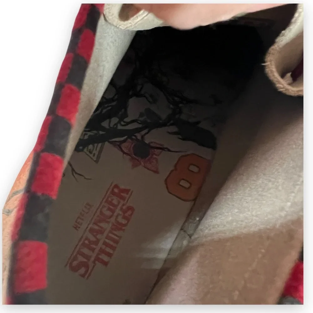 Clarks x Stranger‎ Things Hellfire Club Wallabee Boots Mens Size 11